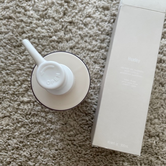 Huxley Secret of Sahara Body Lotion - Picture 3 of 7